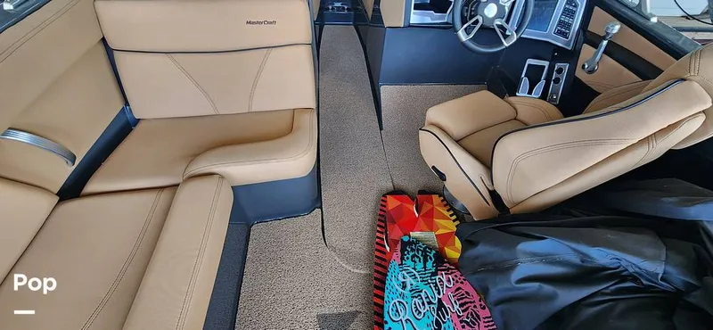 Slide: The Image of Mastercraft XT23 2021 - 14961500