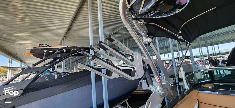 Slide: The Image of Mastercraft XT23 2021 - 14961402