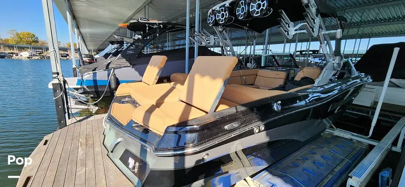 Slide: The Image of Mastercraft XT23 2021 - 14961456
