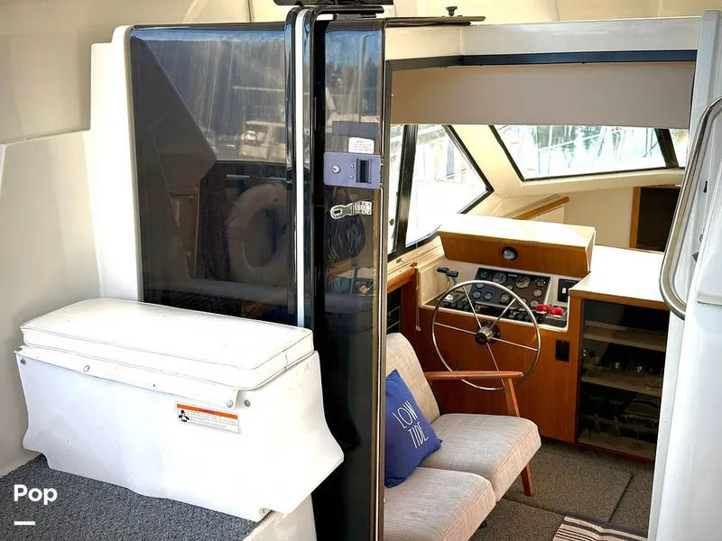 Slide: The Image of Carver Yachts Aft Cabin 350 1993 - 15113152