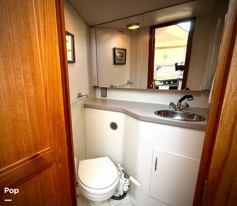 Slide: The Image of Carver Yachts Aft Cabin 350 1993 - 15113204