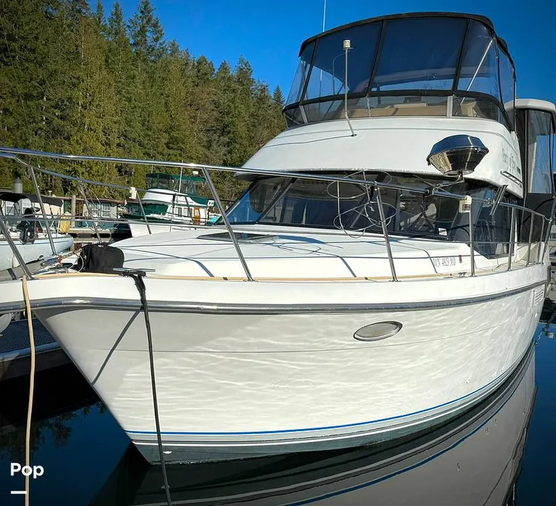 Slide: The Image of Carver Yachts Aft Cabin 350 1993 - 15100727
