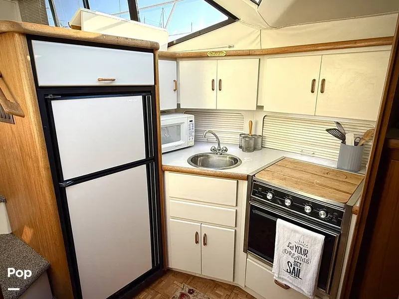 Slide: The Image of Carver Yachts Aft Cabin 350 1993 - 15100721