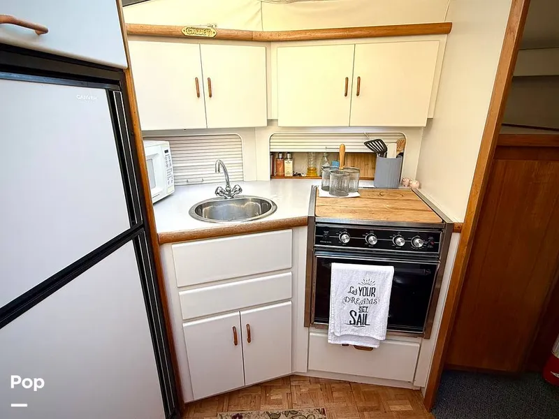Slide: The Image of Carver Yachts Aft Cabin 350 1993 - 15100714