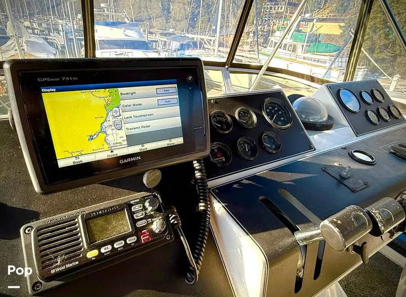 Slide: The Image of Carver Yachts Aft Cabin 350 1993 - 15113139