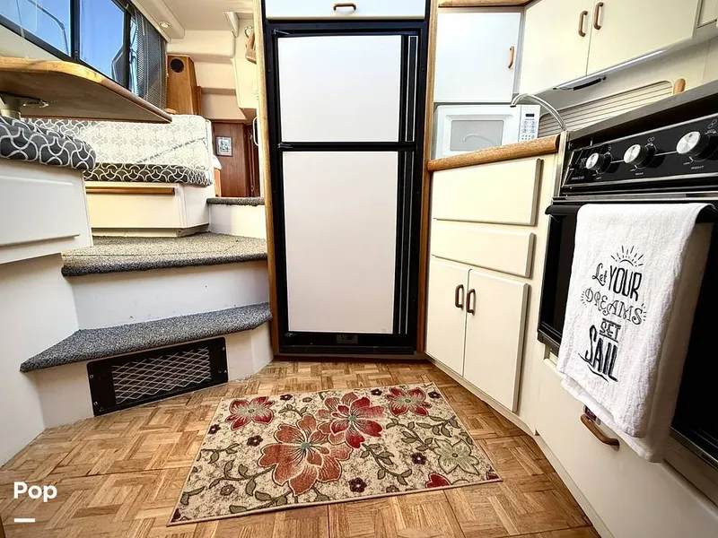 Slide: The Image of Carver Yachts Aft Cabin 350 1993 - 15100720