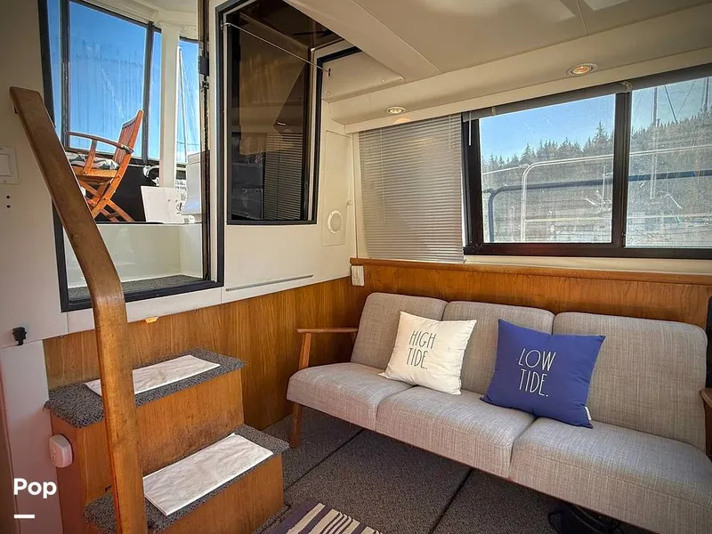 Slide: The Image of Carver Yachts Aft Cabin 350 1993 - 15100724