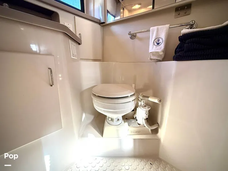 Slide: The Image of Carver Yachts Aft Cabin 350 1993 - 15113076