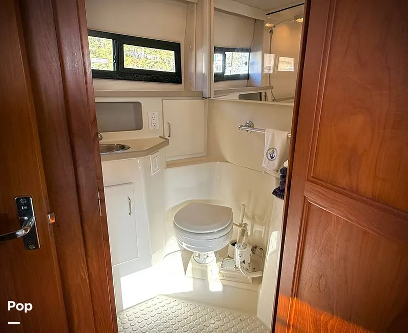 Slide: The Image of Carver Yachts Aft Cabin 350 1993 - 15113089
