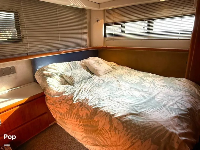 Slide: The Image of Carver Yachts Aft Cabin 350 1993 - 15113090