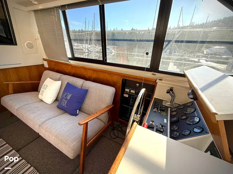 Slide: The Image of Carver Yachts Aft Cabin 350 1993 - 15113103