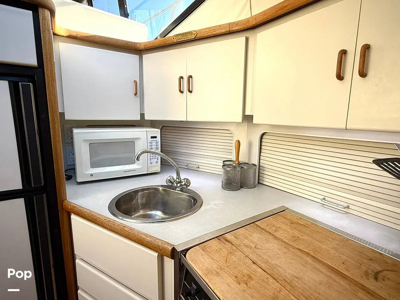 Slide: The Image of Carver Yachts Aft Cabin 350 1993 - 15113108