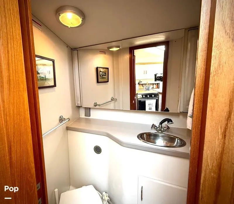 Slide: The Image of Carver Yachts Aft Cabin 350 1993 - 15113109