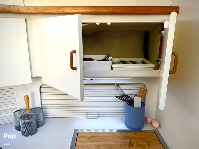 Slide: The Image of Carver Yachts Aft Cabin 350 1993 - 15113116