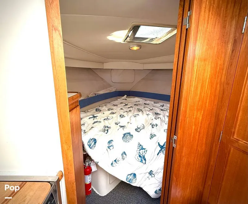 Slide: The Image of Carver Yachts Aft Cabin 350 1993 - 15113117