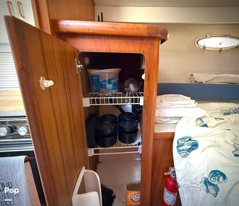 Slide: The Image of Carver Yachts Aft Cabin 350 1993 - 15113118