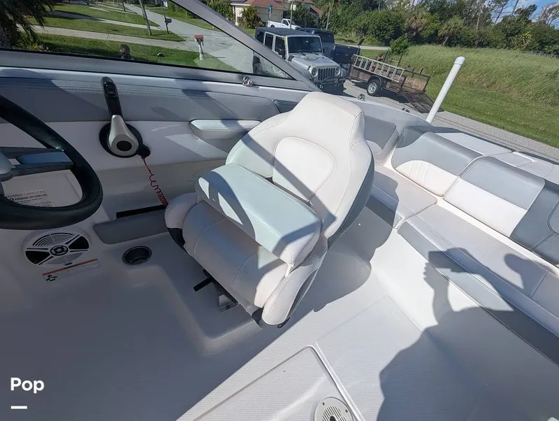 Slide: The Image of Chaparral 21 Deluxe H20 Fish and Ski 2019 - 15752858