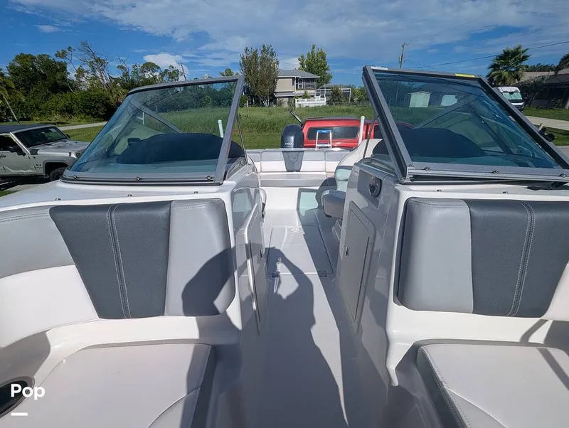 Slide: The Image of Chaparral 21 Deluxe H20 Fish and Ski 2019 - 15752842