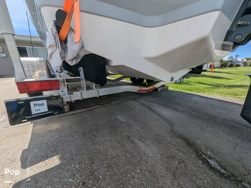 Slide: The Image of Chaparral 21 Deluxe H20 Fish and Ski 2019 - 15753916