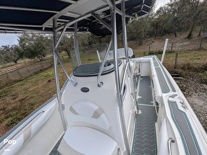 Slide: The Image of Boston Whaler 240 Outrage 2004 - 15025172