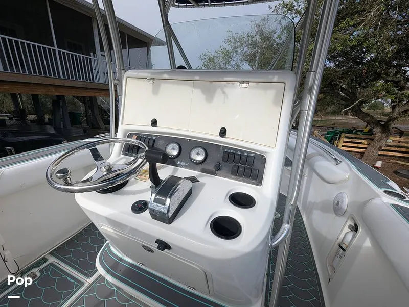 Slide: The Image of Boston Whaler 240 Outrage 2004 - 15025175