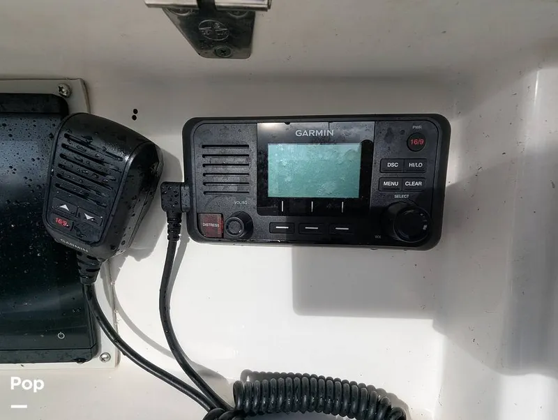 Slide: The Image of Boston Whaler 240 Outrage 2004 - 15025177