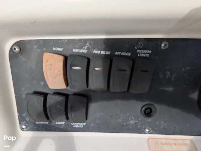 Slide: The Image of Boston Whaler 240 Outrage 2004 - 15025178