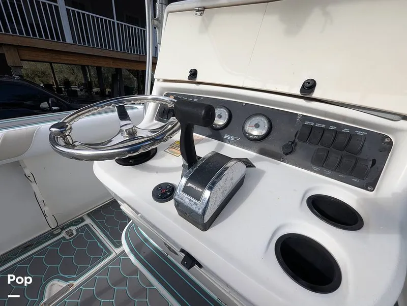 Slide: The Image of Boston Whaler 240 Outrage 2004 - 15025182