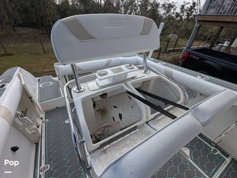 Slide: The Image of Boston Whaler 240 Outrage 2004 - 15025186