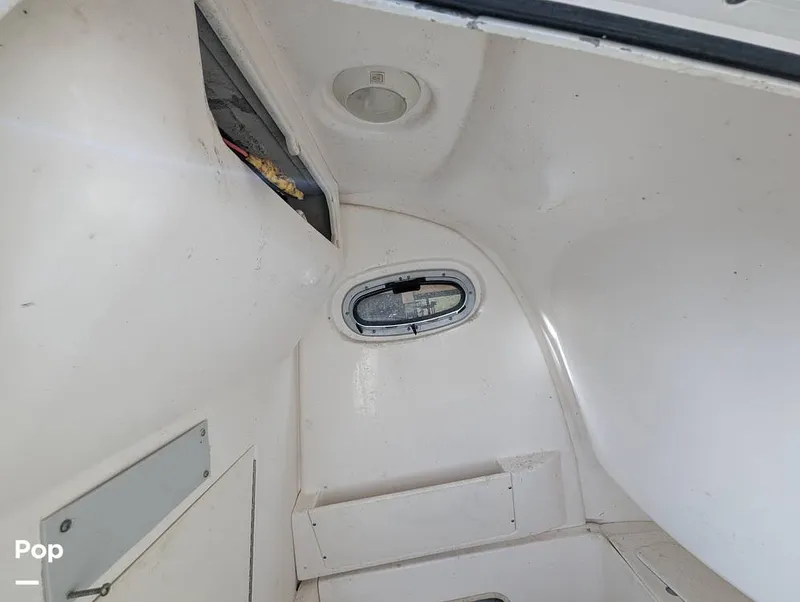 Slide: The Image of Boston Whaler 240 Outrage 2004 - 15025191