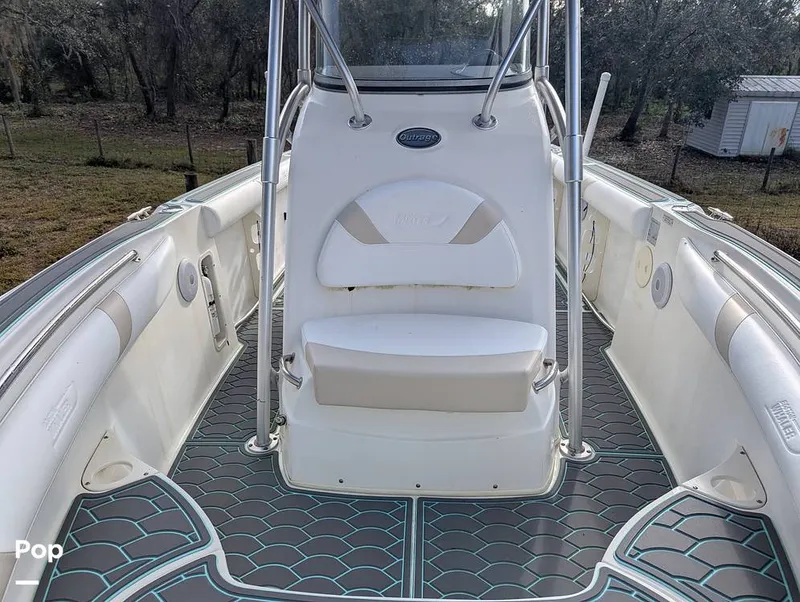 Slide: The Image of Boston Whaler 240 Outrage 2004 - 15025202