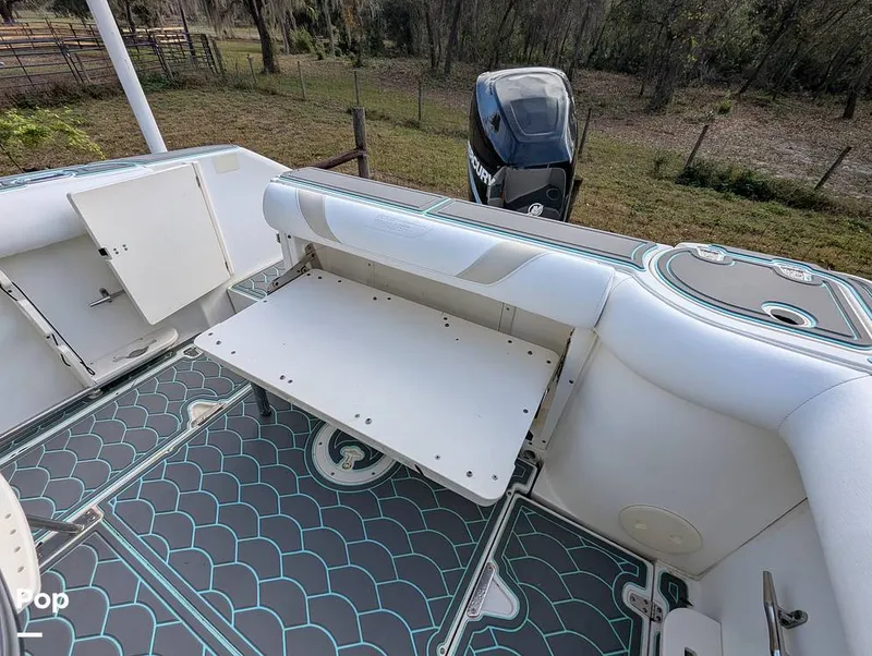 Slide: The Image of Boston Whaler 240 Outrage 2004 - 15025713