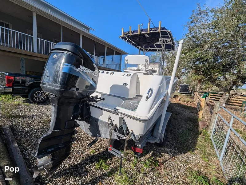 Slide: The Image of Boston Whaler 240 Outrage 2004 - 15025725