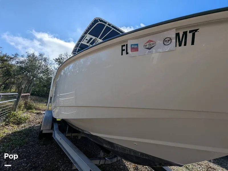 Slide: The Image of Boston Whaler 240 Outrage 2004 - 15027674