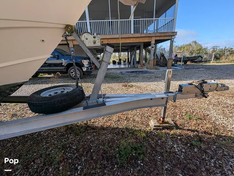 Slide: The Image of Boston Whaler 240 Outrage 2004 - 15027676