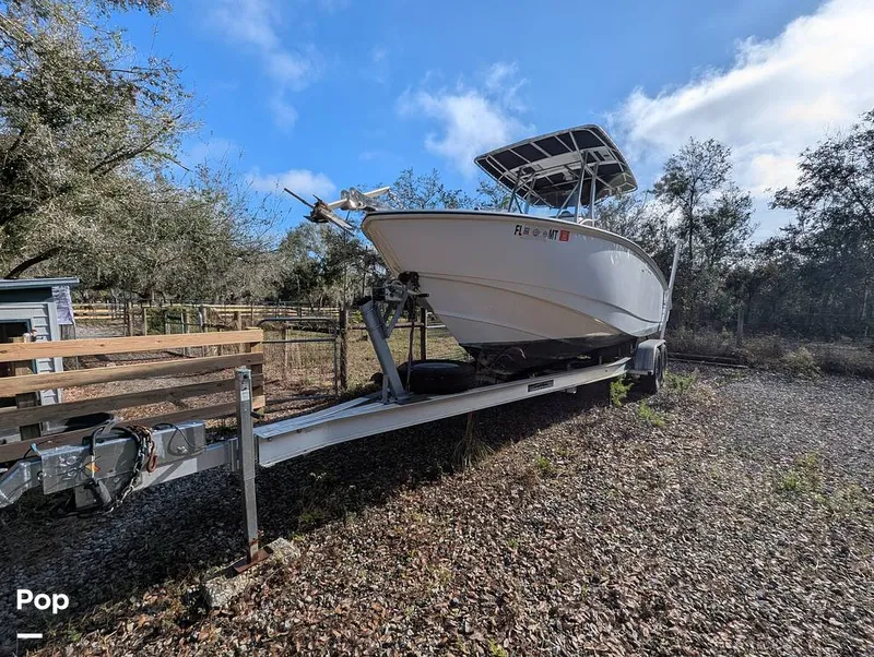 Slide: The Image of Boston Whaler 240 Outrage 2004 - 15027677