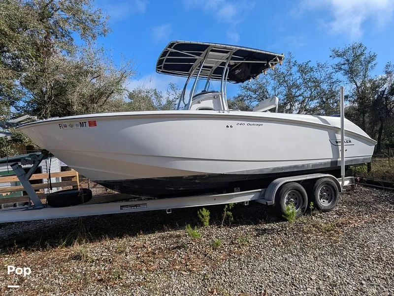 Slide: The Image of Boston Whaler 240 Outrage 2004 - 15027678