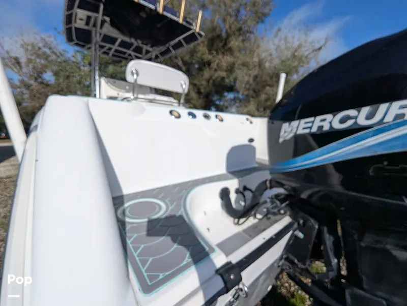 Slide: The Image of Boston Whaler 240 Outrage 2004 - 15027681