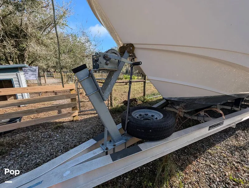 Slide: The Image of Boston Whaler 240 Outrage 2004 - 15027683