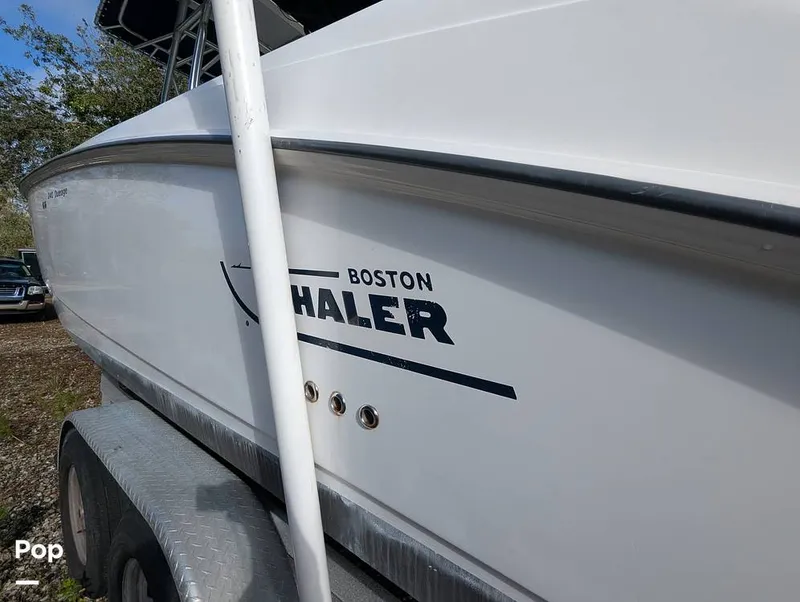 Slide: The Image of Boston Whaler 240 Outrage 2004 - 15027691