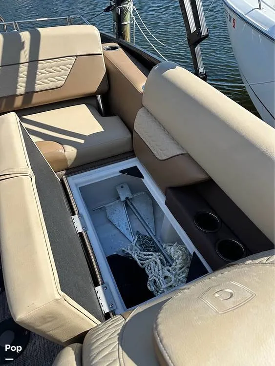 Slide: The Image of Godfrey 235 SFL Monaco 2022 - 14983826