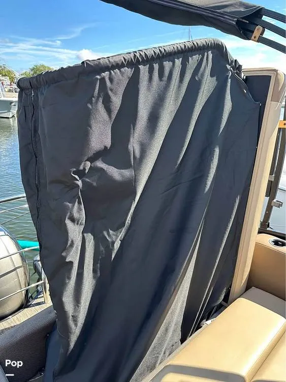 Slide: The Image of Godfrey 235 SFL Monaco 2022 - 14983824