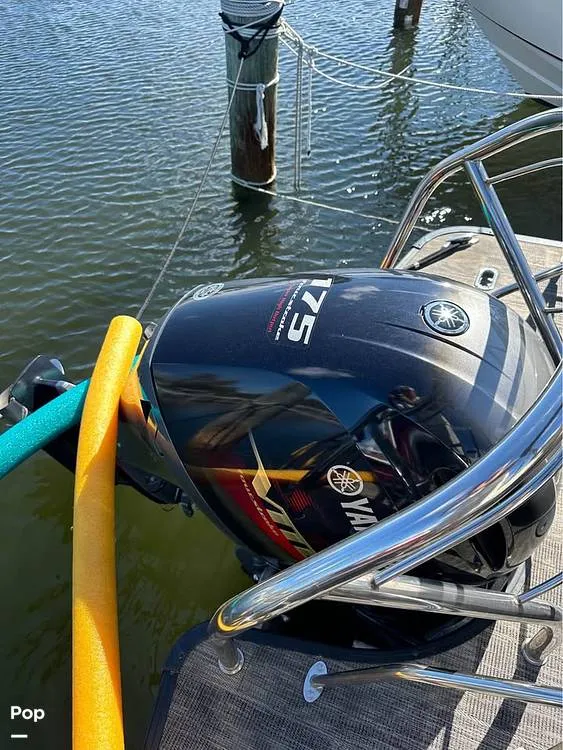 Slide: The Image of Godfrey 235 SFL Monaco 2022 - 14983838