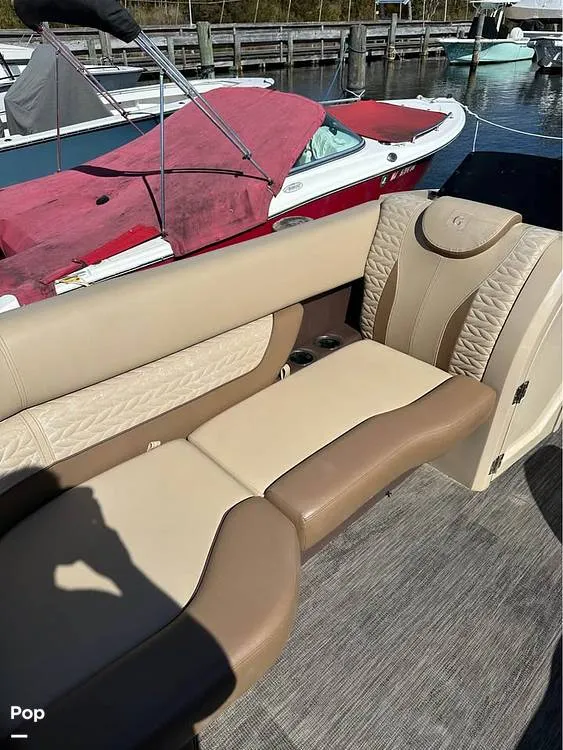 Slide: The Image of Godfrey 235 SFL Monaco 2022 - 14983828