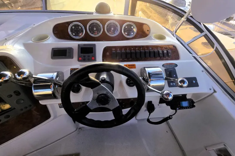 Slide: The Image of Meridian 381 Sedan 2004 - 29