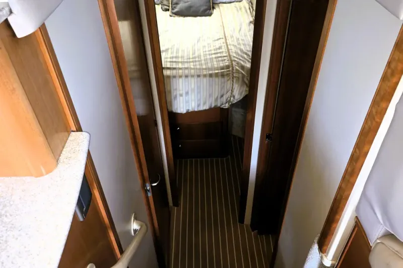 Slide: The Image of Meridian 381 Sedan 2004 - 19