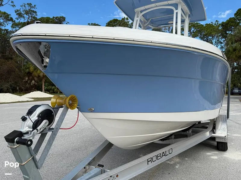 Slide: The Image of Robalo R222 Explorer 2023 - 15022048