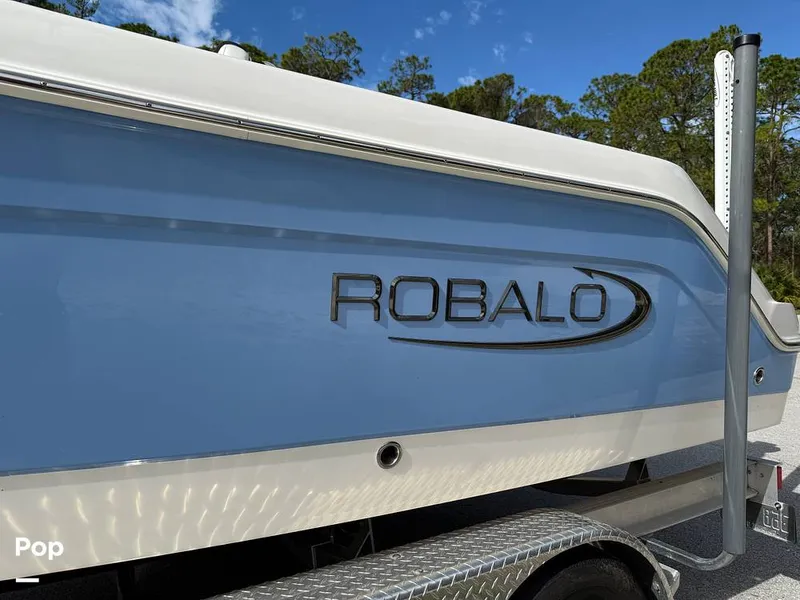 Slide: The Image of Robalo R222 Explorer 2023 - 15022052