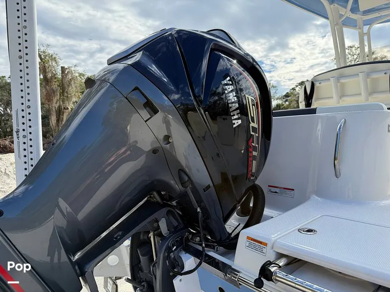 Slide: The Image of Robalo R222 Explorer 2023 - 15022061