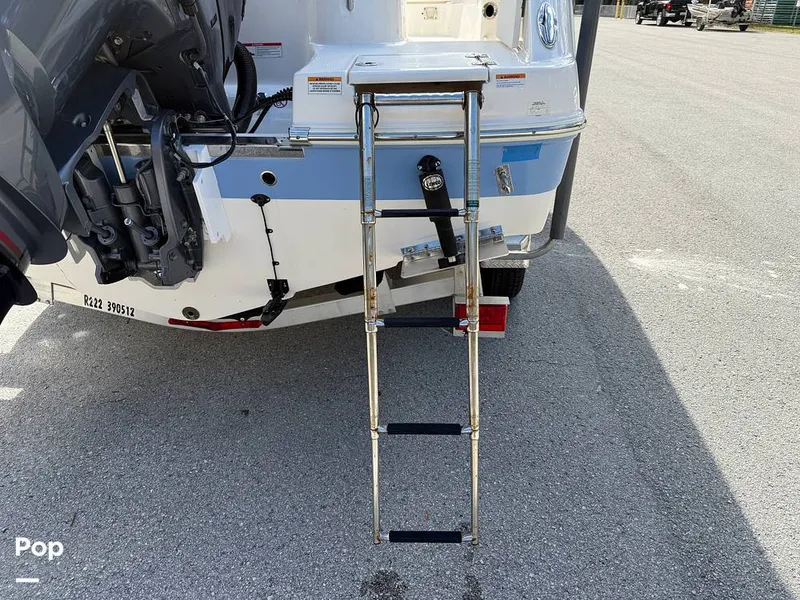 Slide: The Image of Robalo R222 Explorer 2023 - 15022063